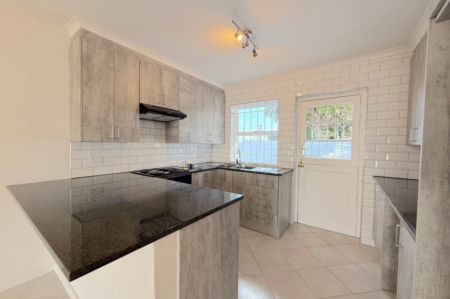 To Let 2 Bedroom Property for Rent in Flamingo Vlei Western Cape